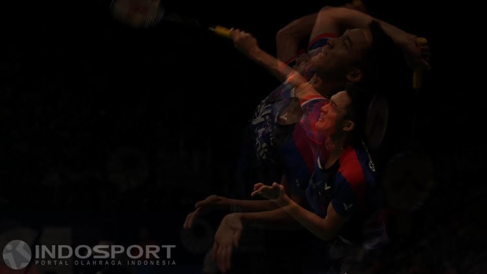 Foto multi exposure tunggal putra Jonatan Christie saat melawan tunggal China Lin Dan pada babak kedua Indonesia Open 2016, Rabu (01/02/16).